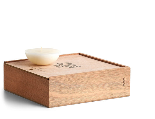 Marchanta refillable scented candles are hand-poured in the Dominican Republic. piropo flowers